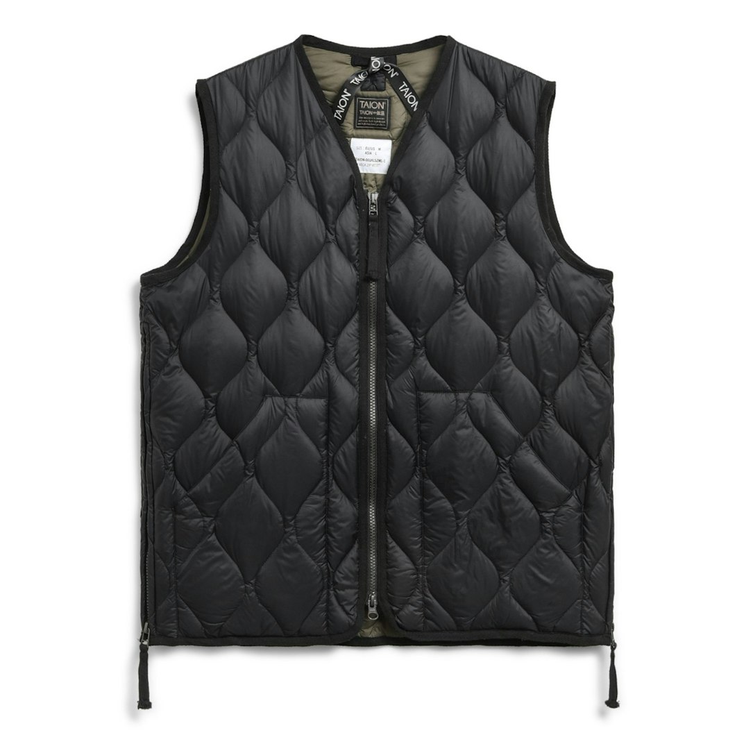 93120_TAION_Military_Down_Insulated_Vest_Black_01_Product_on_White