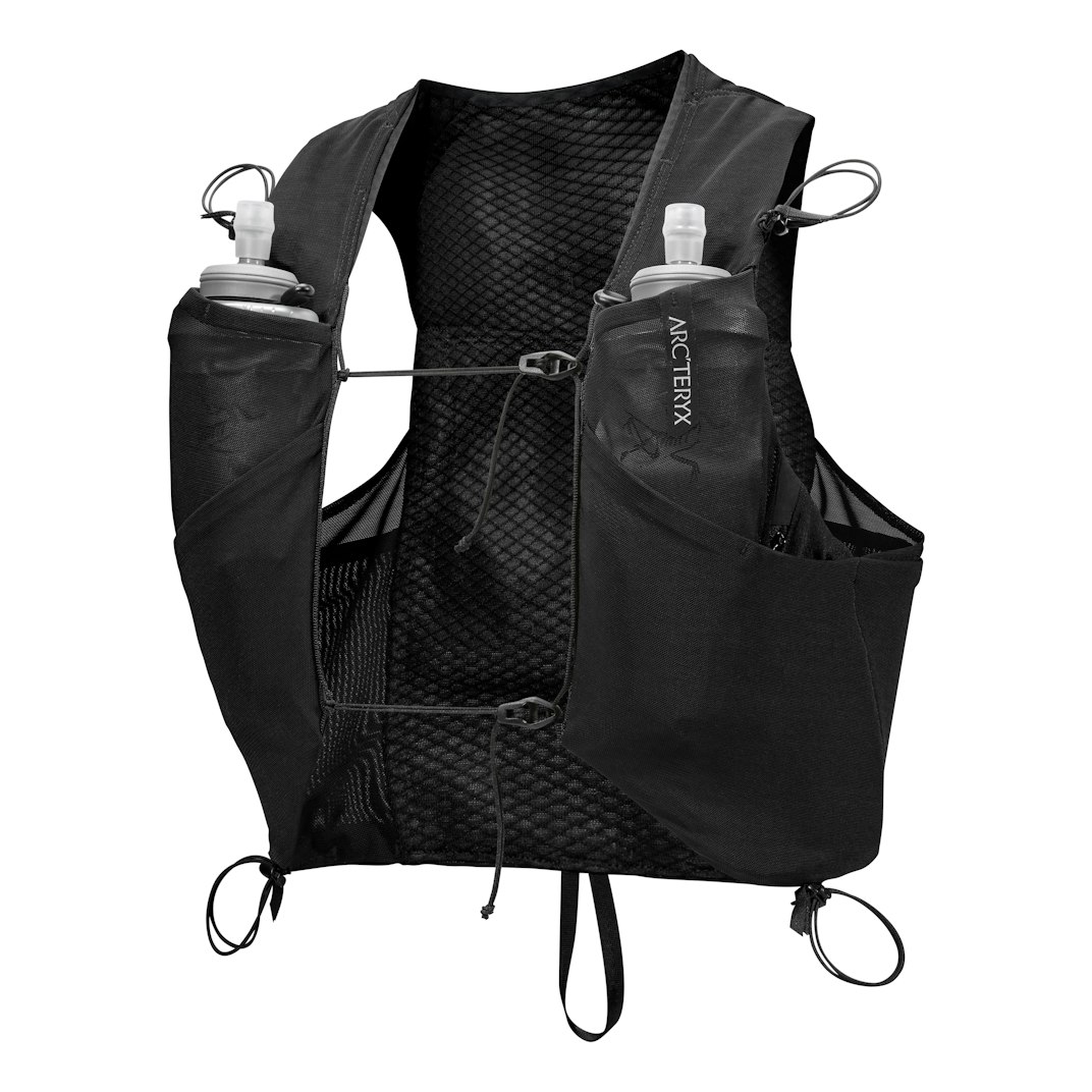 94121_Arcteryx_Norvan_7_Hydration_Vest_Black_01_Product_on_White