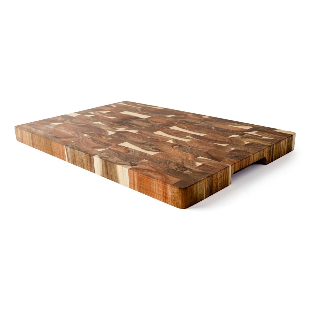 94343_Schmidt_Brothers_18_Grain_Cutting_Board_Acacia_01_Product_on_White