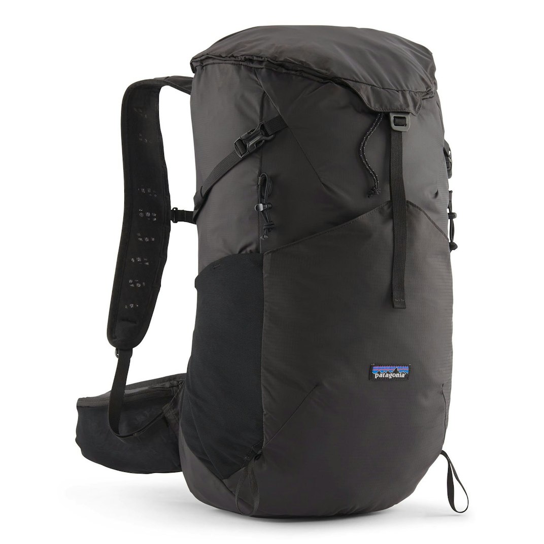95564_Patagonia_Terravia_Pack_28L_Black_01_Product_on_White