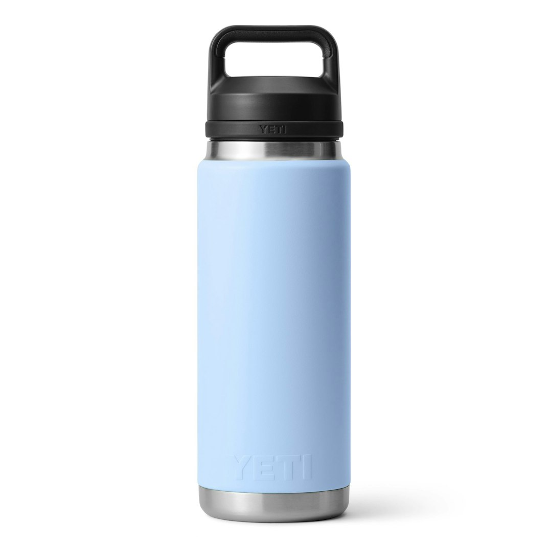 95974_YETI_Rambler_26_oz_Bottle_Chug_Top_Big_Sky_Blue_01_Product_on_White