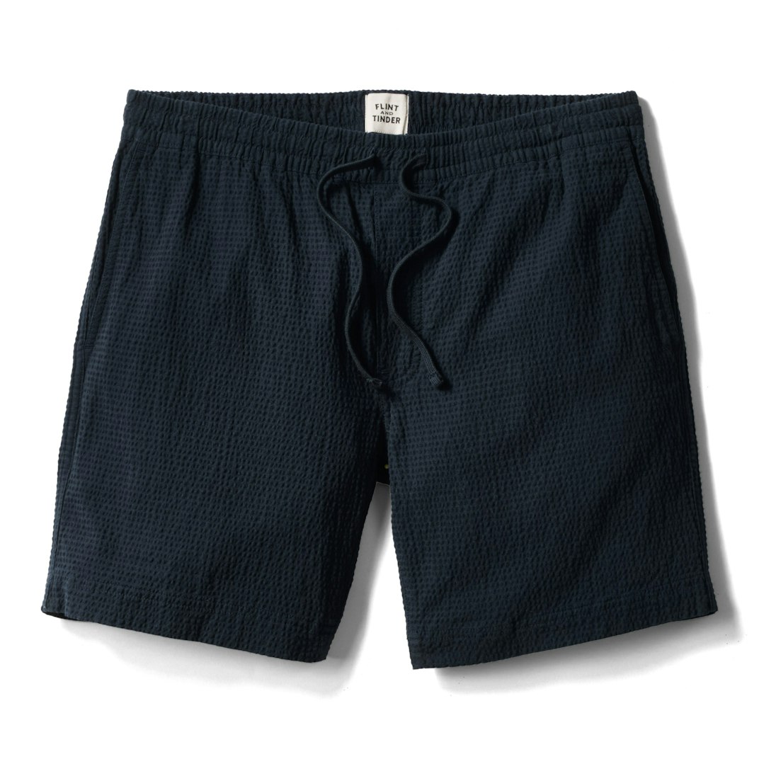 97792_Flint_and_Tinder_Canoe_Short_-_7-_Navy_Seersucker_01_Product_on_White