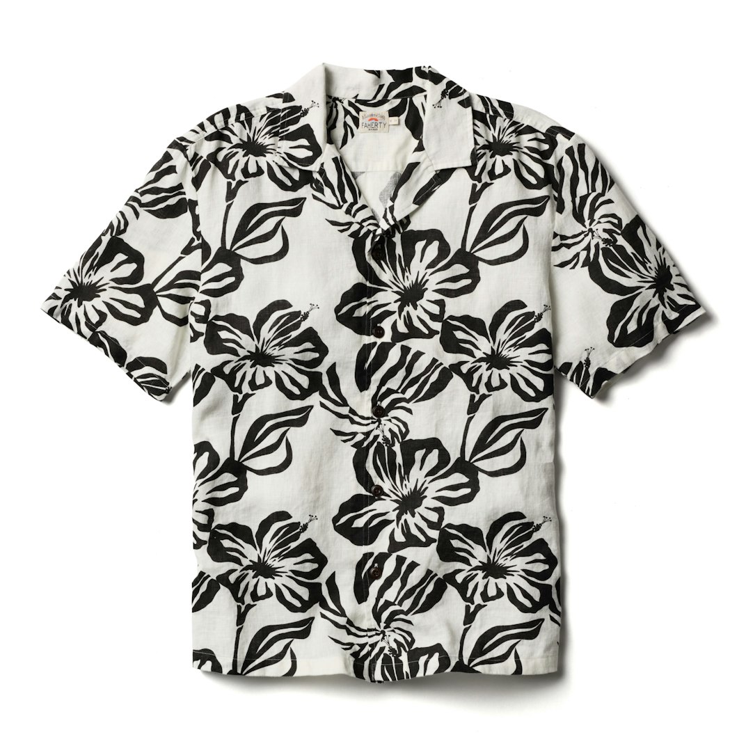 98195_Faherty_Brand_Short_Sleeve_Linen_Camp_Shirt_Midnight_Black_Floral_01_Product_on_White